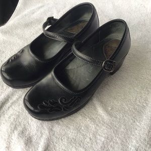 Dansko Savannah black Mary Janes embroidered floral comfort Size 41  10.5